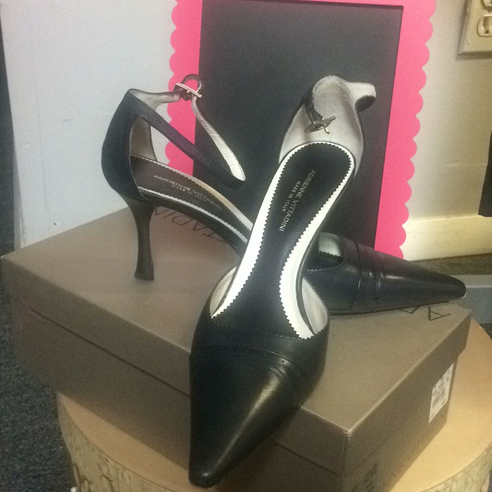 Adriene Vittadini navy shoes /